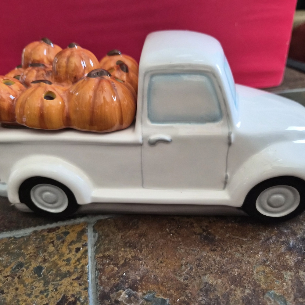 Scentsy White Truck with Orange Pumpkins